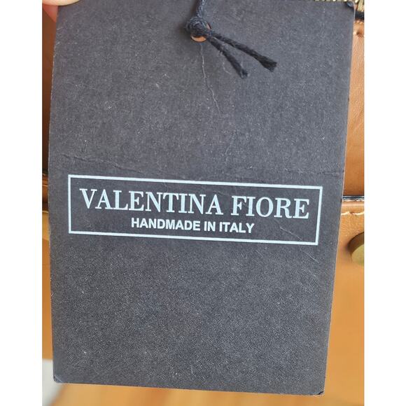 Valentina Fiore Made in Italy with Finest Leather Crossbody Stud Bag. NWT, New - Picture 6 of 10